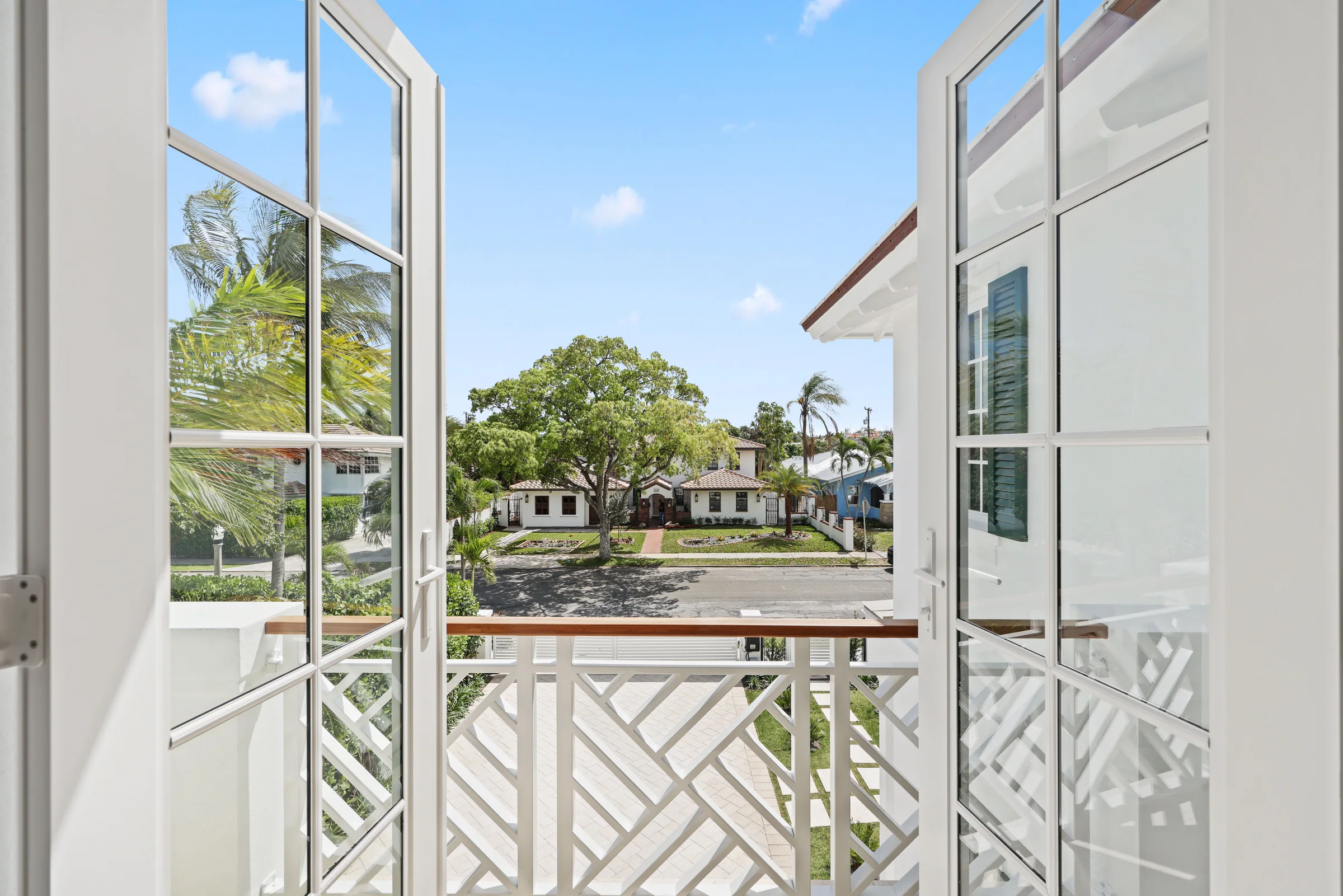 309 Greymon Drive, balcony