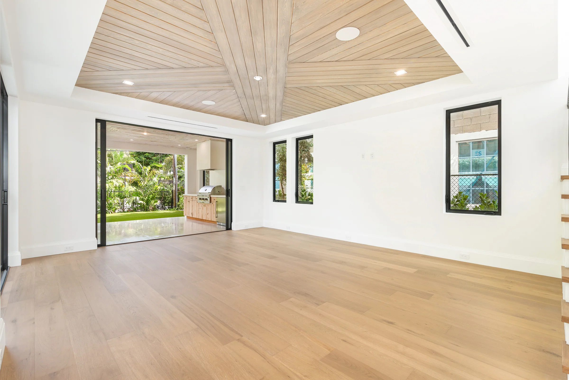 317 Greymon Drive, living room