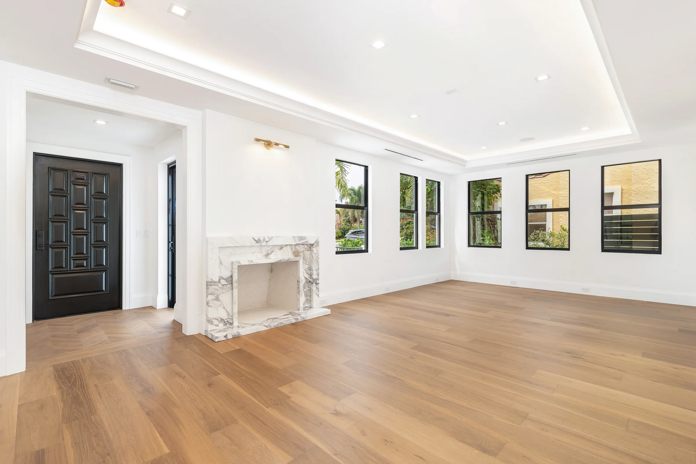 317 Greymon Drive, entry