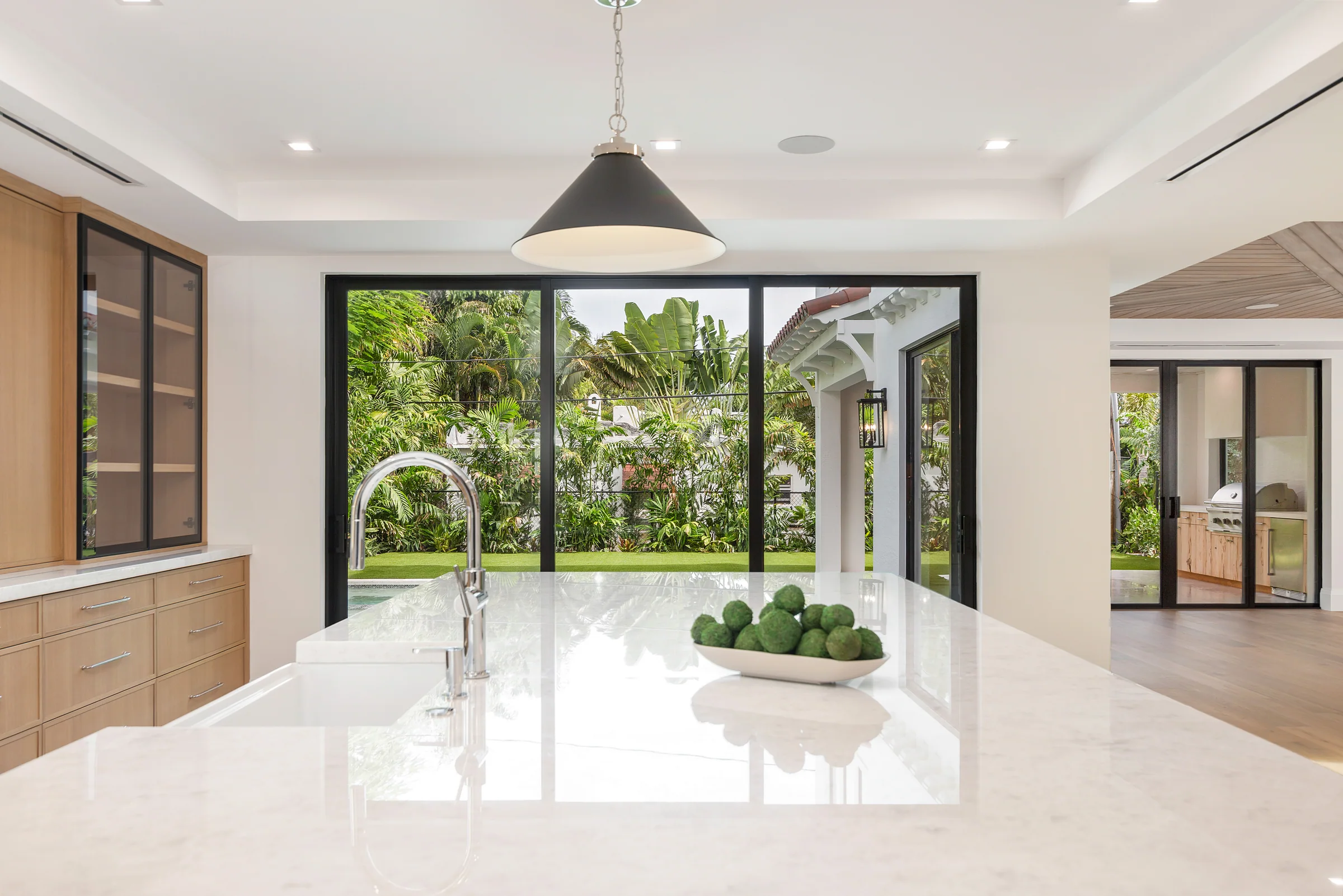 317 Greymon Drive, kitchen to the garden