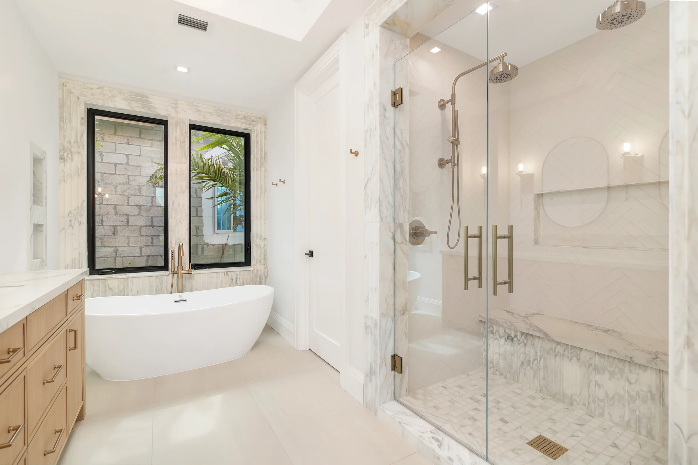 317 Greymon Drive, shower